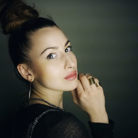 Meet The Posher | Kayleigh - Picture 2 of 10